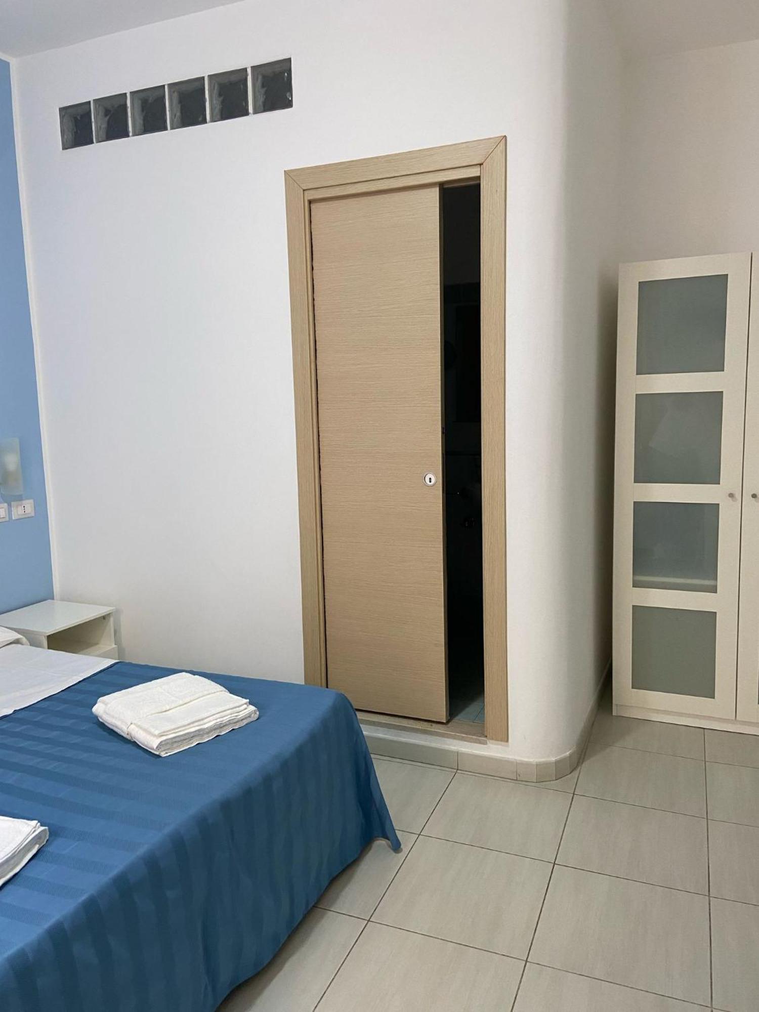 Maniel Beach Hotel Letojanni Bagian luar foto